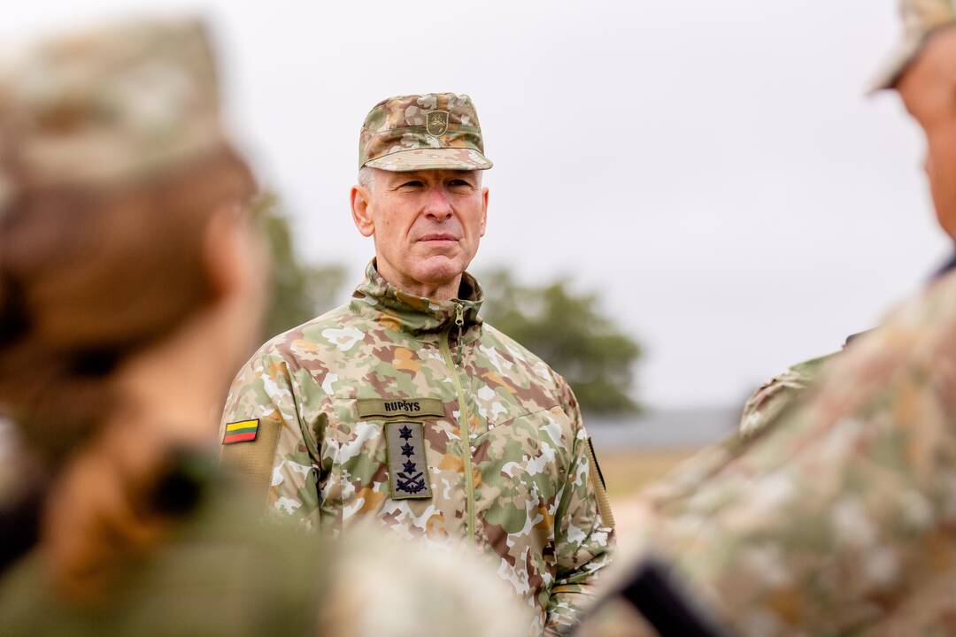 V. Rupšys lankė karius, saugančius valstybės sieną