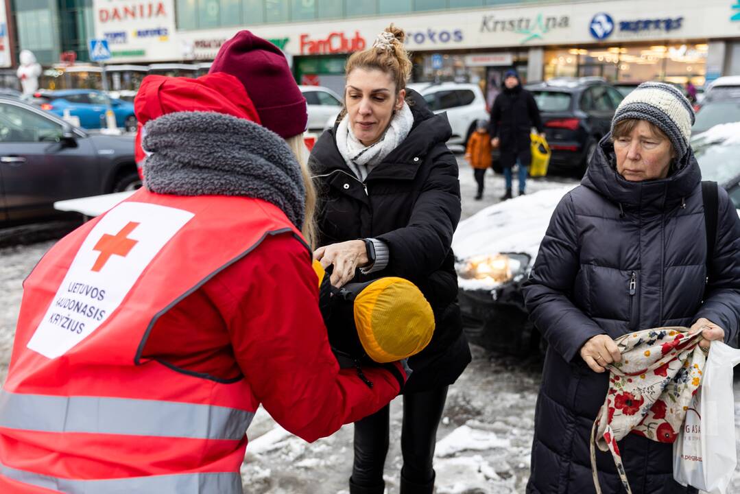 Lietuvių reakcija į karą: per 40 proc. aukojo Ukrainai, ketvirtadalio nepaveikė
