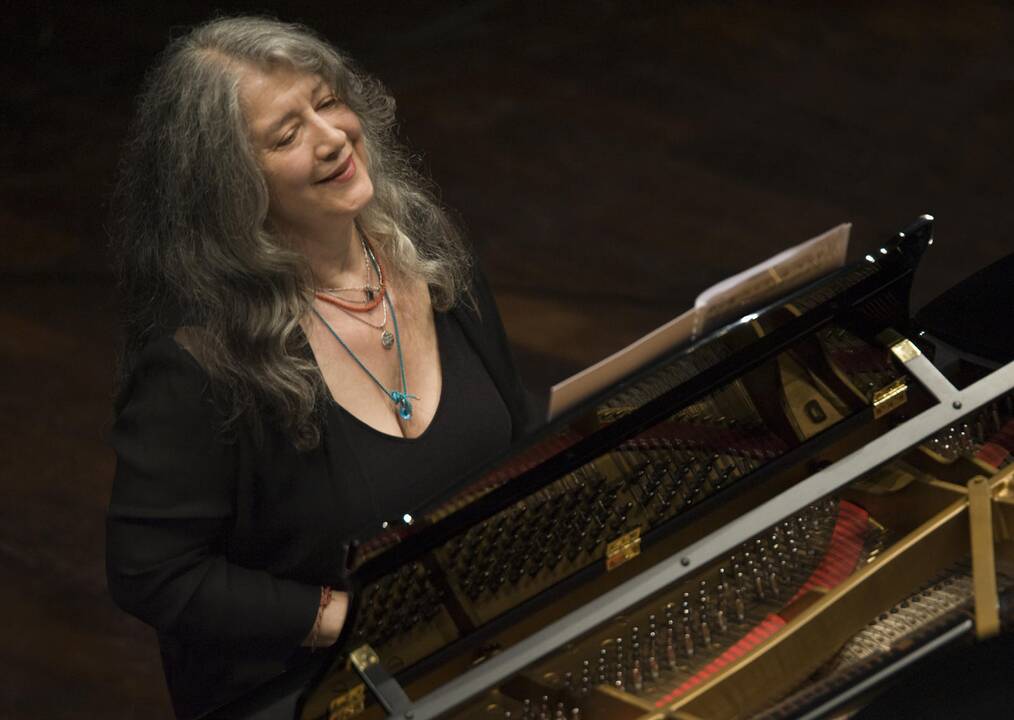 Pirmą kartą Lietuvoje koncertuos pasaulį pavergusi pianistė M. Argerich