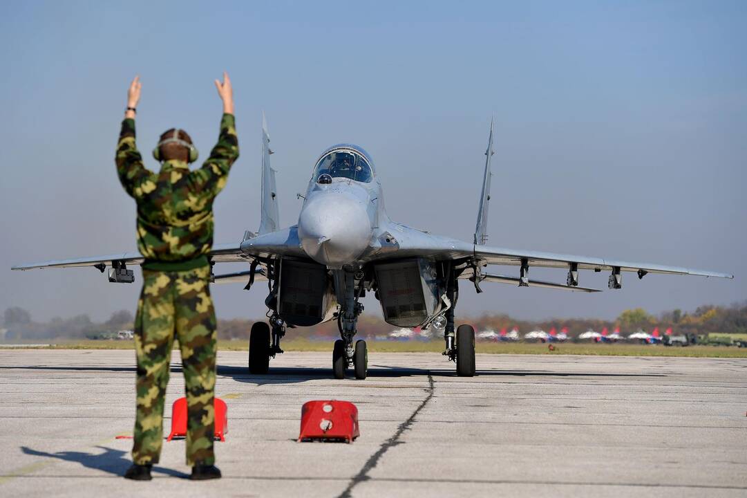 NATO orlaiviai palydėjo Rusijos transporto orlaivį ir du naikintuvus