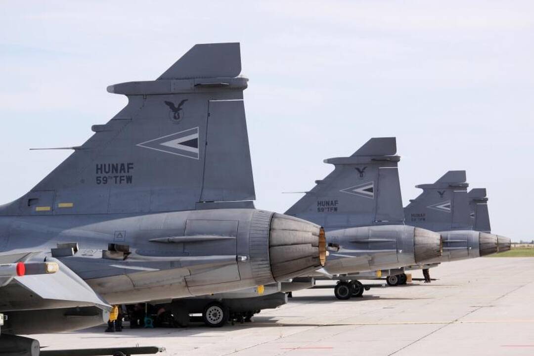NATO naikintuvai iš Šiaulių kilo lydėti rusų žvalgybinio orlaivio