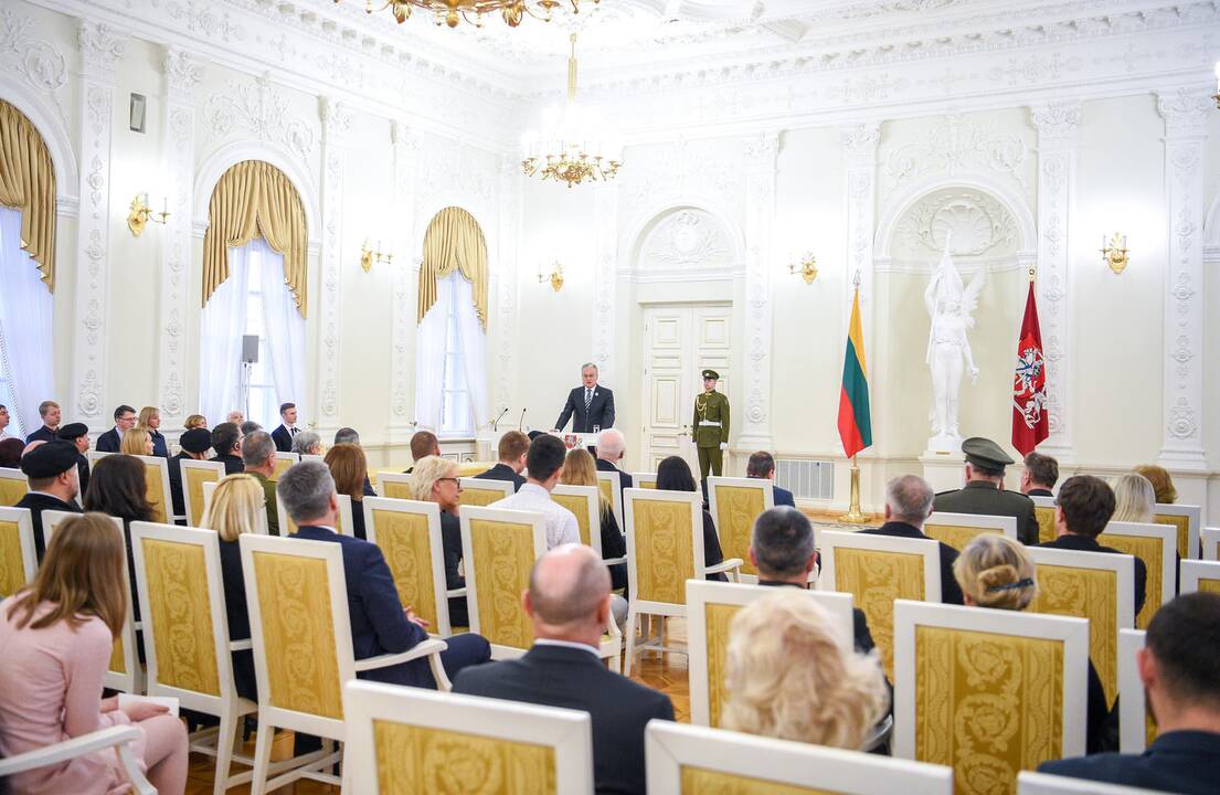 Prezidentas įteikė Sausio 13-osios medalius
