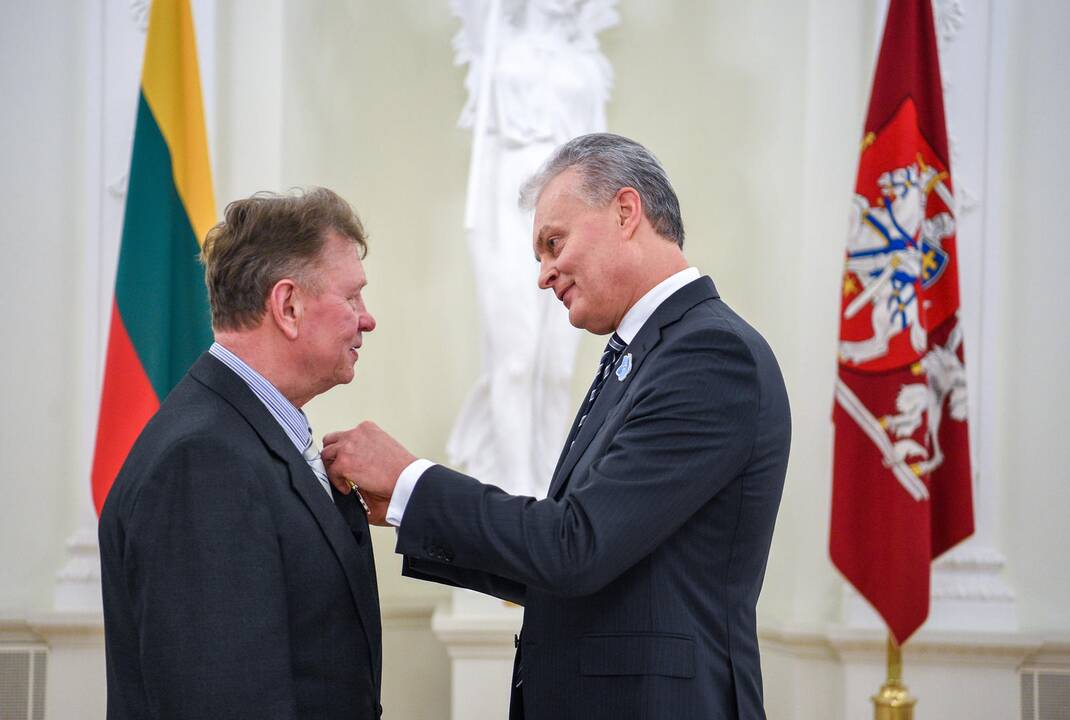 Prezidentas įteikė Sausio 13-osios medalius