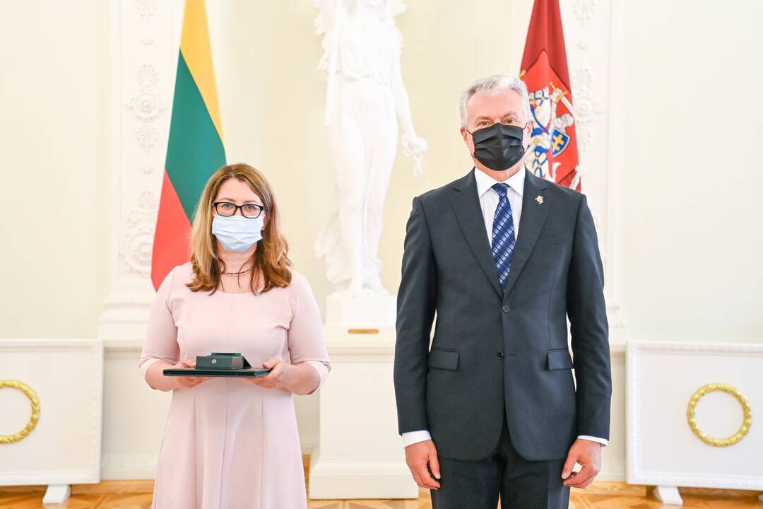 Prezidentas įteikė Vasario 16-osios apdovanojimus