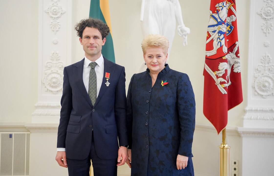 Prezidentė įteikė valstybės ordinus ir medalius