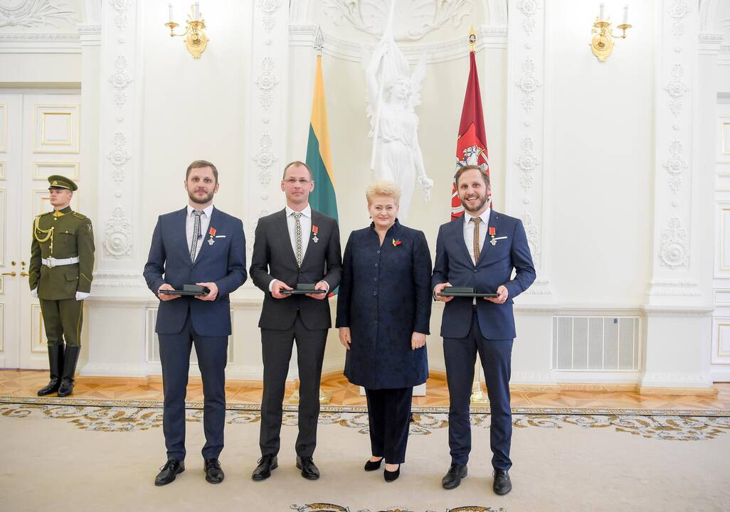 Prezidentė įteikė valstybės ordinus ir medalius
