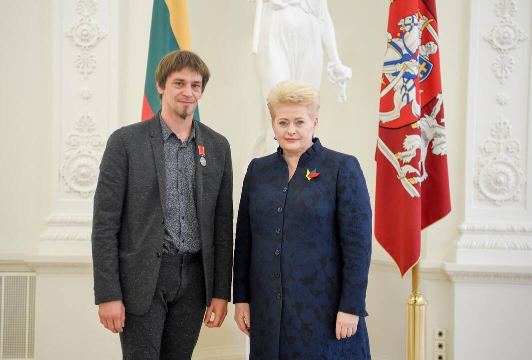Prezidentė įteikė valstybės ordinus ir medalius