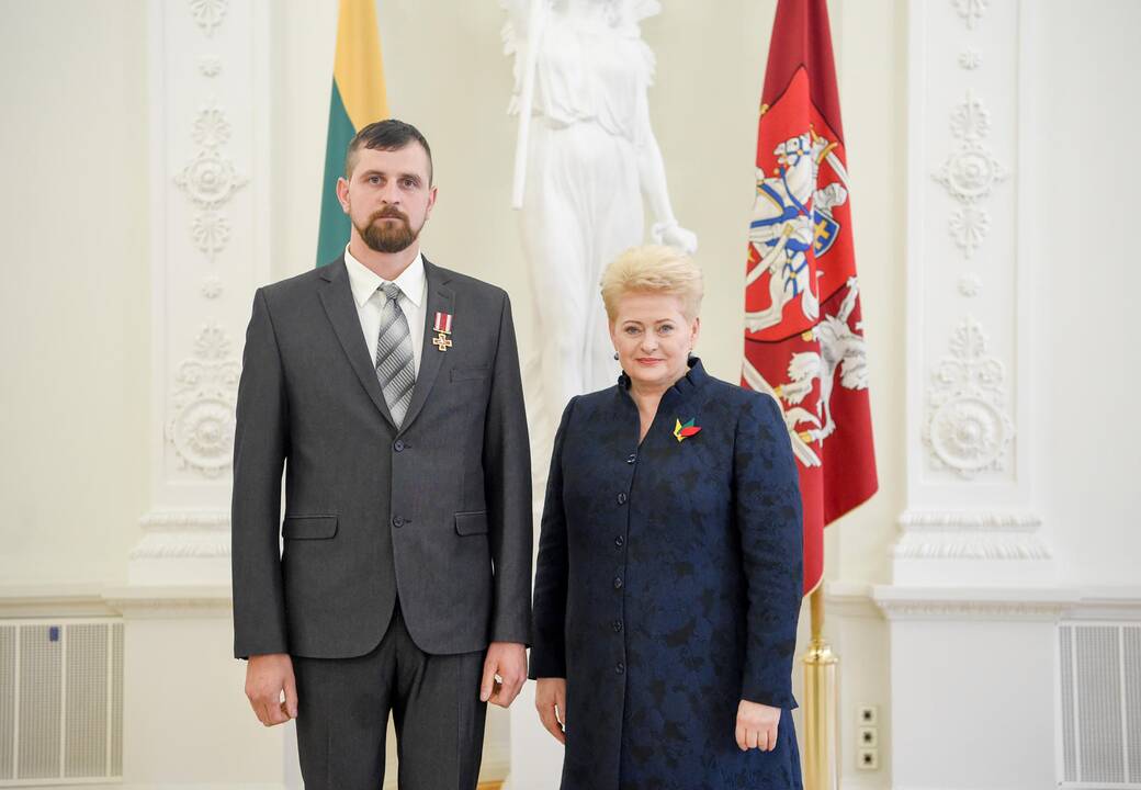 Prezidentė įteikė valstybės ordinus ir medalius