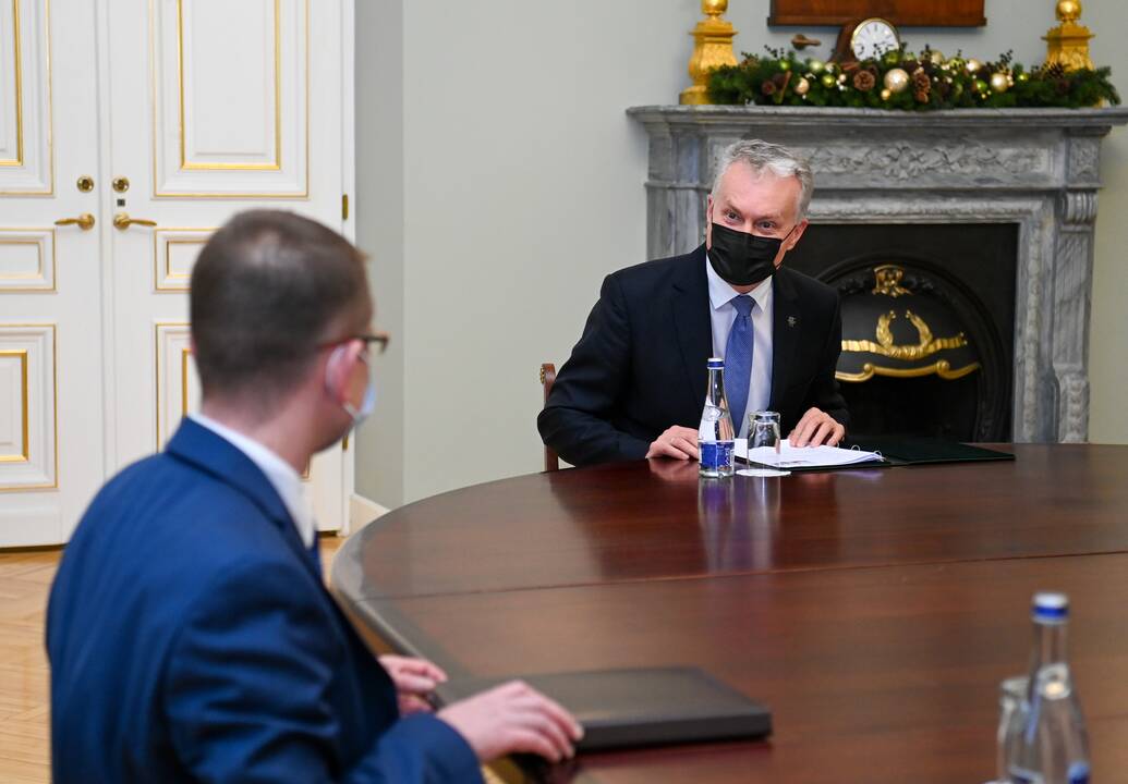 G. Nausėda susitiko su kandidatu į ministrus A. Dulkiu