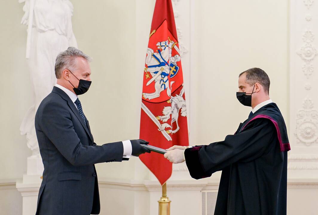 Prisiekė penki nauji teisėjai