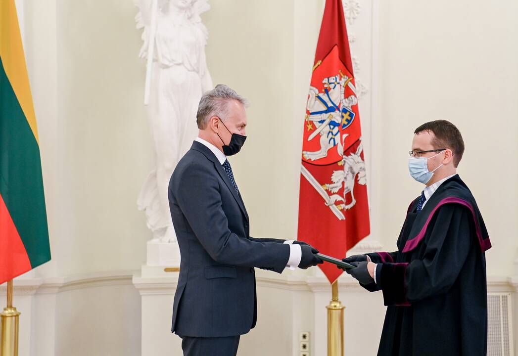 Prisiekė penki nauji teisėjai