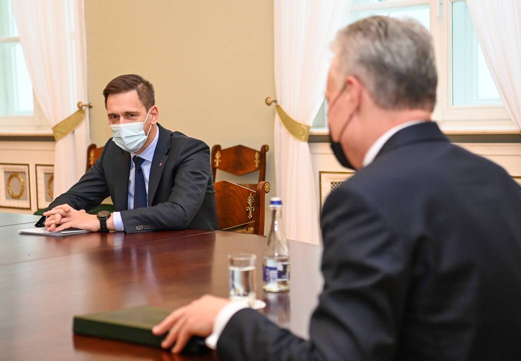 G. Nausėda susitinka su kandidatu į ministrus D. Kreiviu
