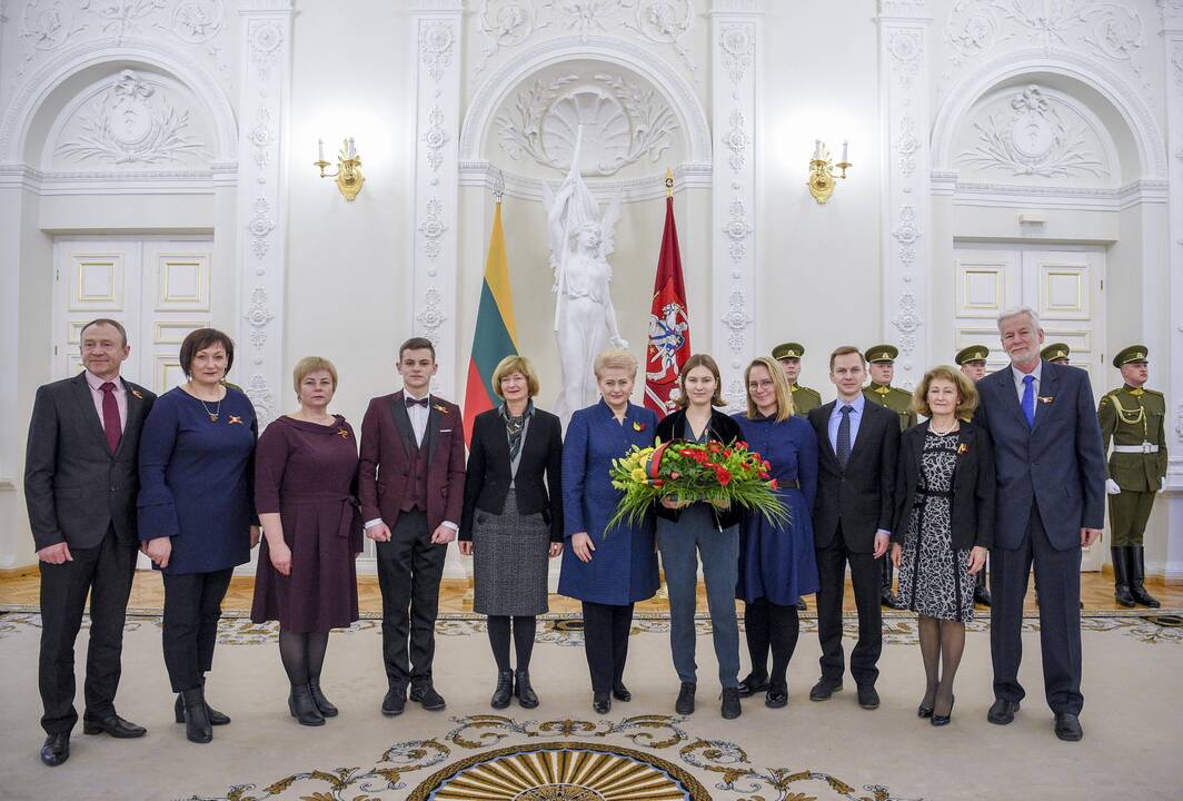 Prezidentė pagerbė signatarų atminimą
