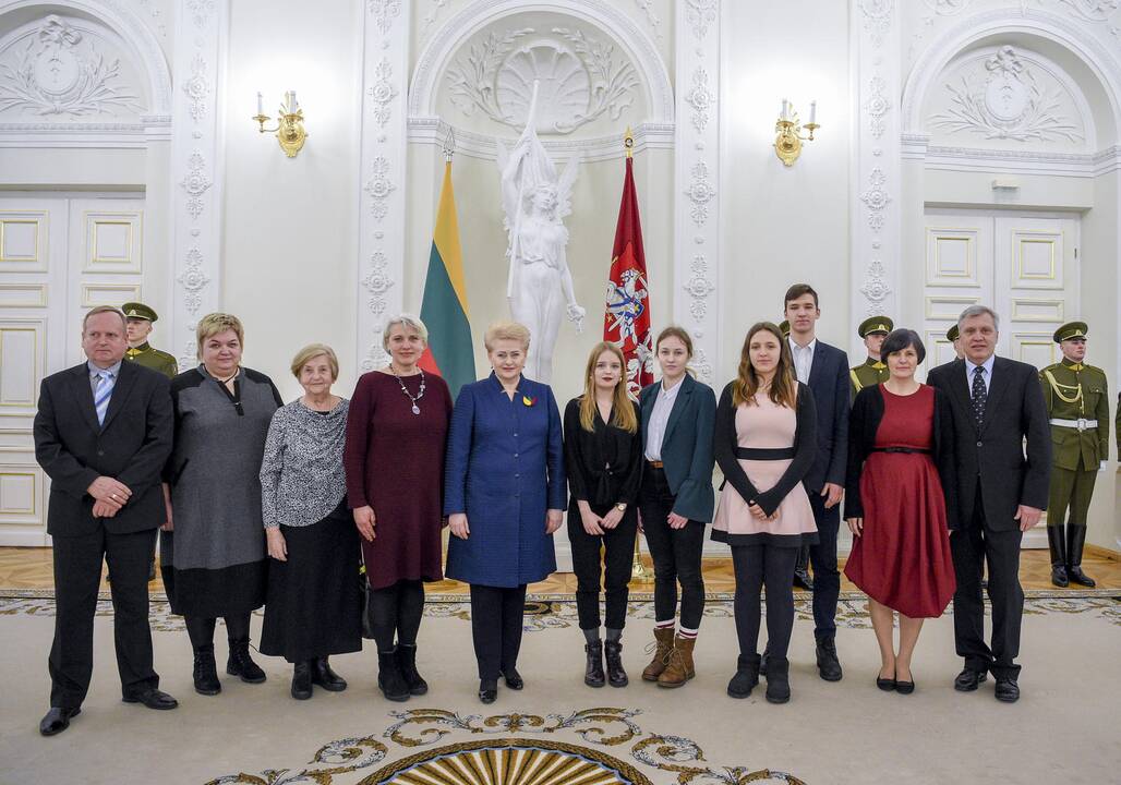 Prezidentė pagerbė signatarų atminimą