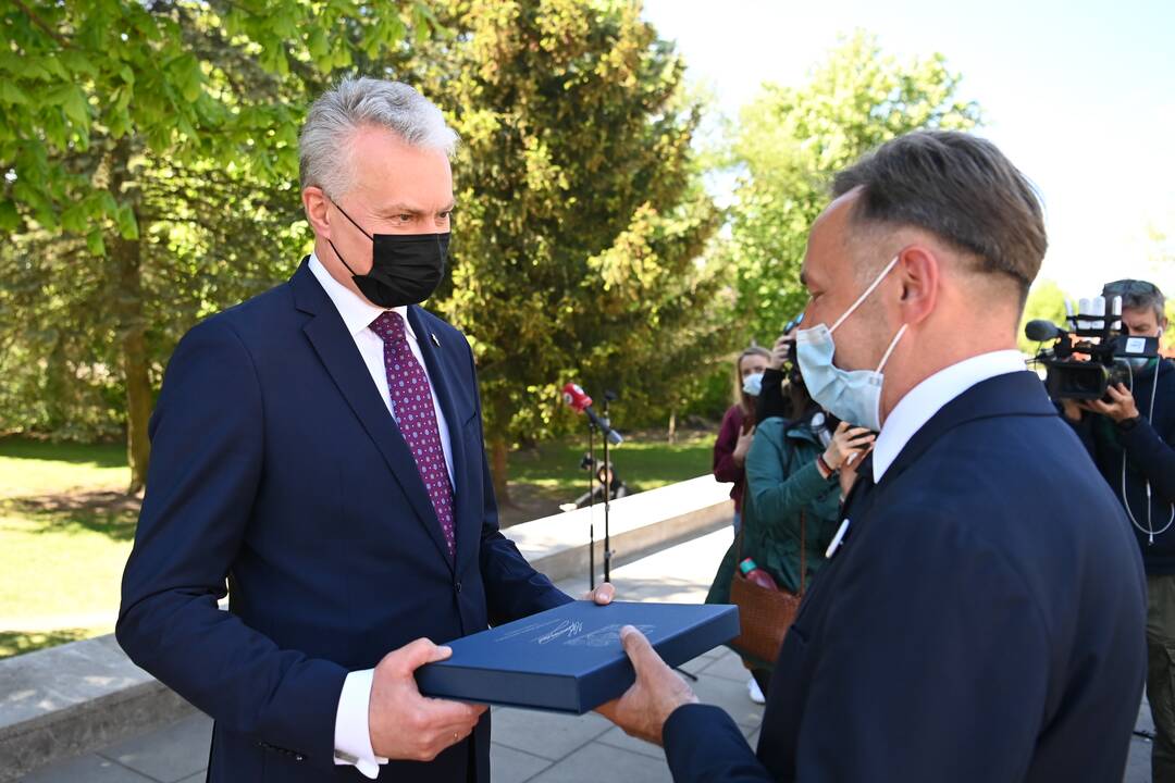 Prezidento vizitas Dovilų pagrindinėje mokykloje