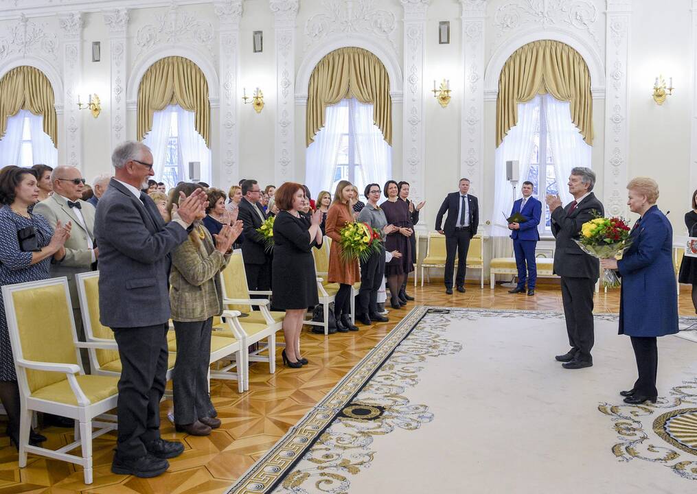 Prezidentė pagerbė signatarų atminimą