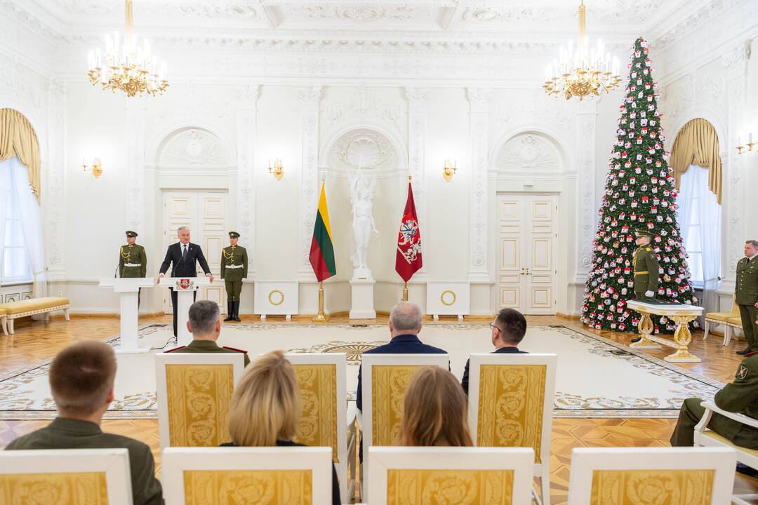 Dviem karininkams suteikti generolo majoro laipsniai