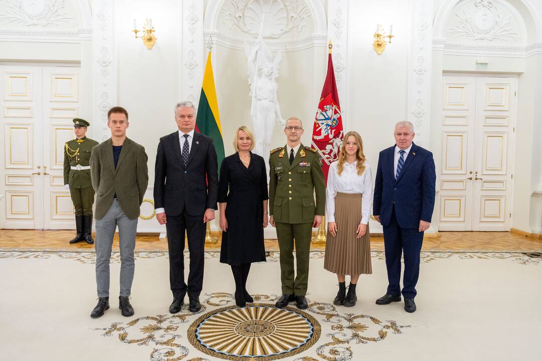 Dviem karininkams suteikti generolo majoro laipsniai