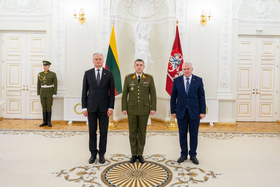 Dviem karininkams suteikti generolo majoro laipsniai