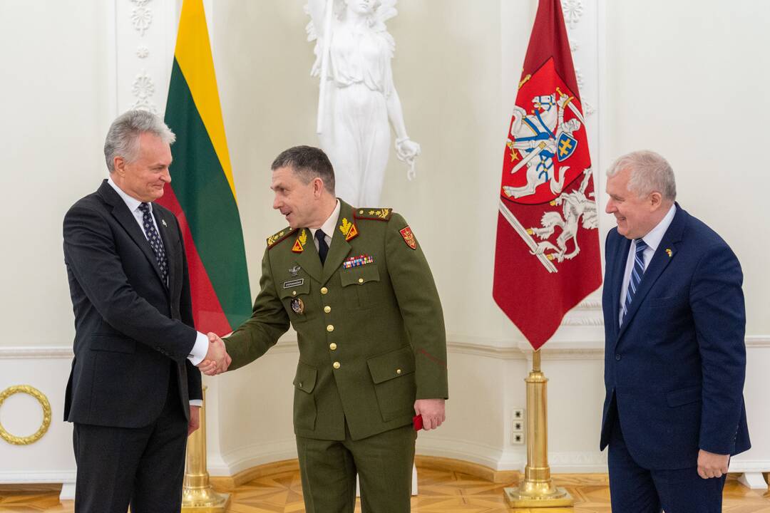 Dviem karininkams suteikti generolo majoro laipsniai