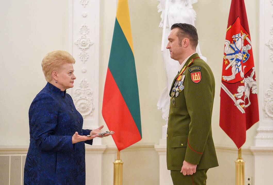 Prezidentė suteikė generolų laipsnius karininkams