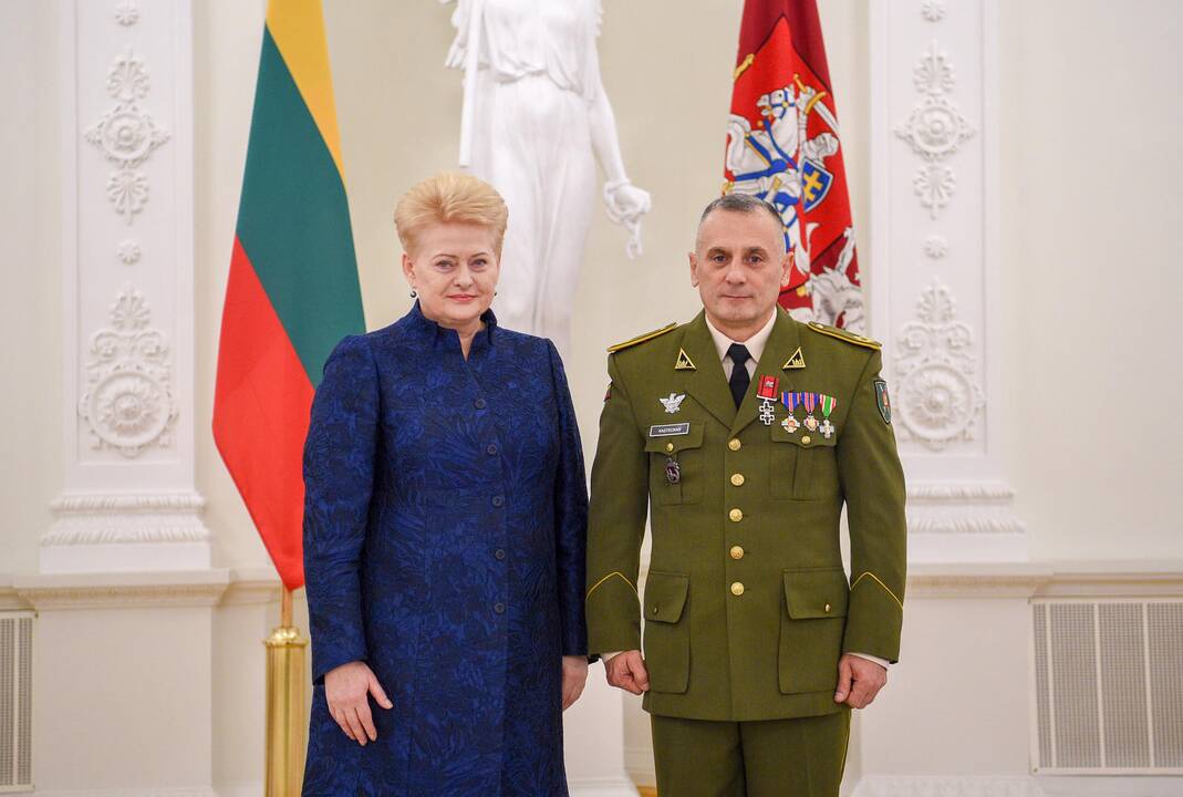 Prezidentė suteikė generolų laipsnius karininkams