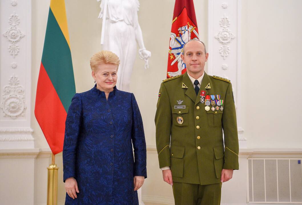 Prezidentė suteikė generolų laipsnius karininkams