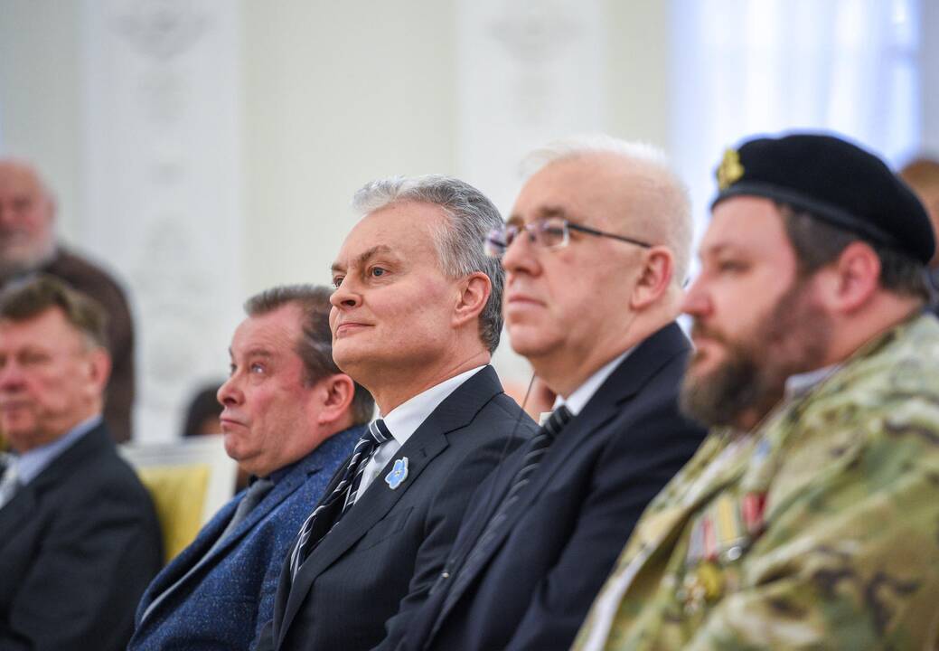Prezidentas įteikė Sausio 13-osios medalius