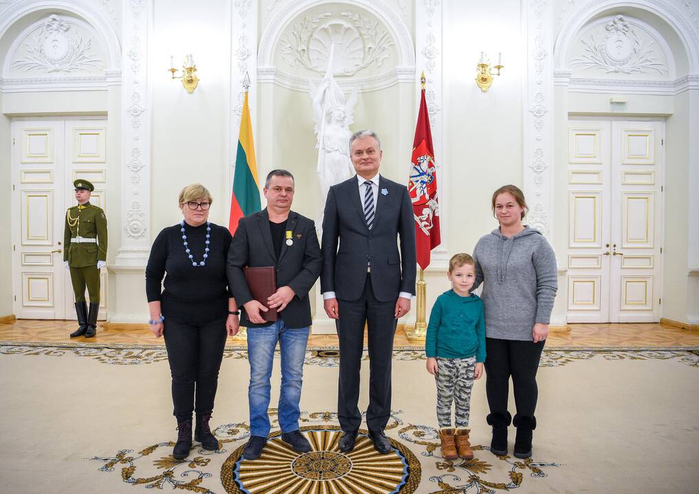 Prezidentas įteikė Sausio 13-osios medalius