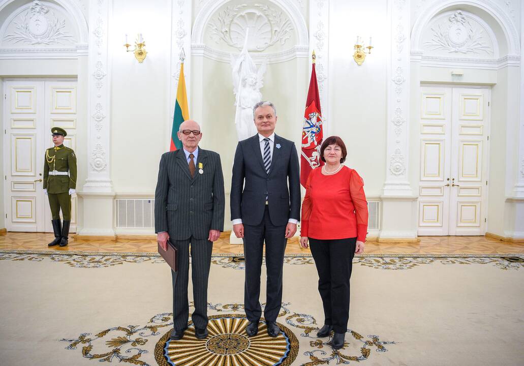 Prezidentas įteikė Sausio 13-osios medalius