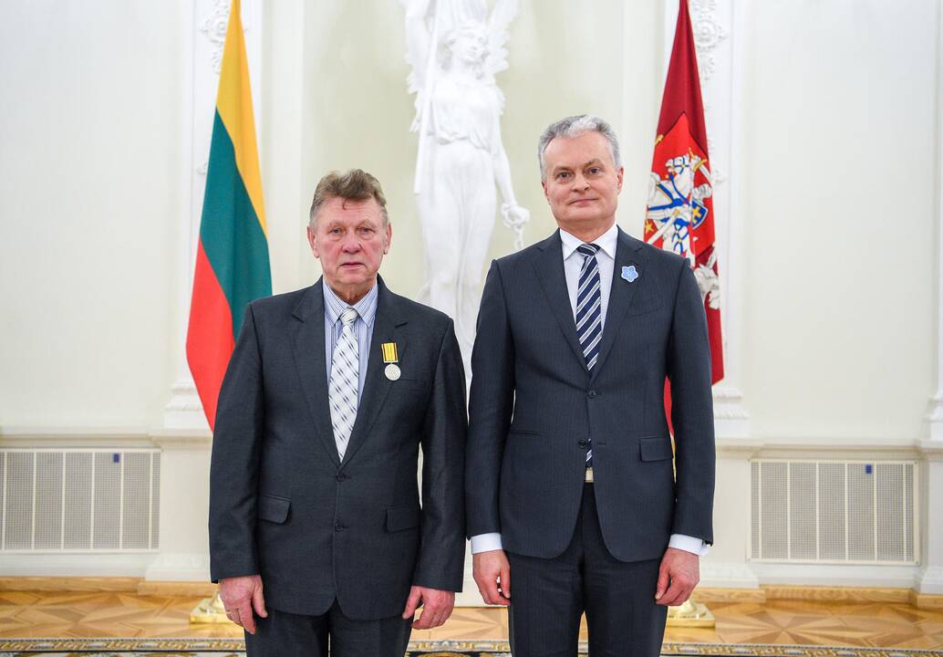 Prezidentas įteikė Sausio 13-osios medalius