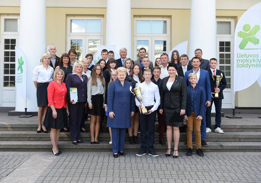 Mokyklų žaidynių nugalėtojų apdovanojimai