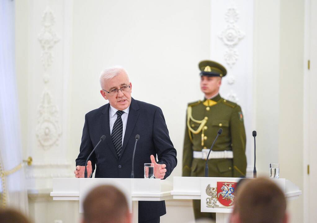 Prezidentas įteikė Sausio 13-osios medalius