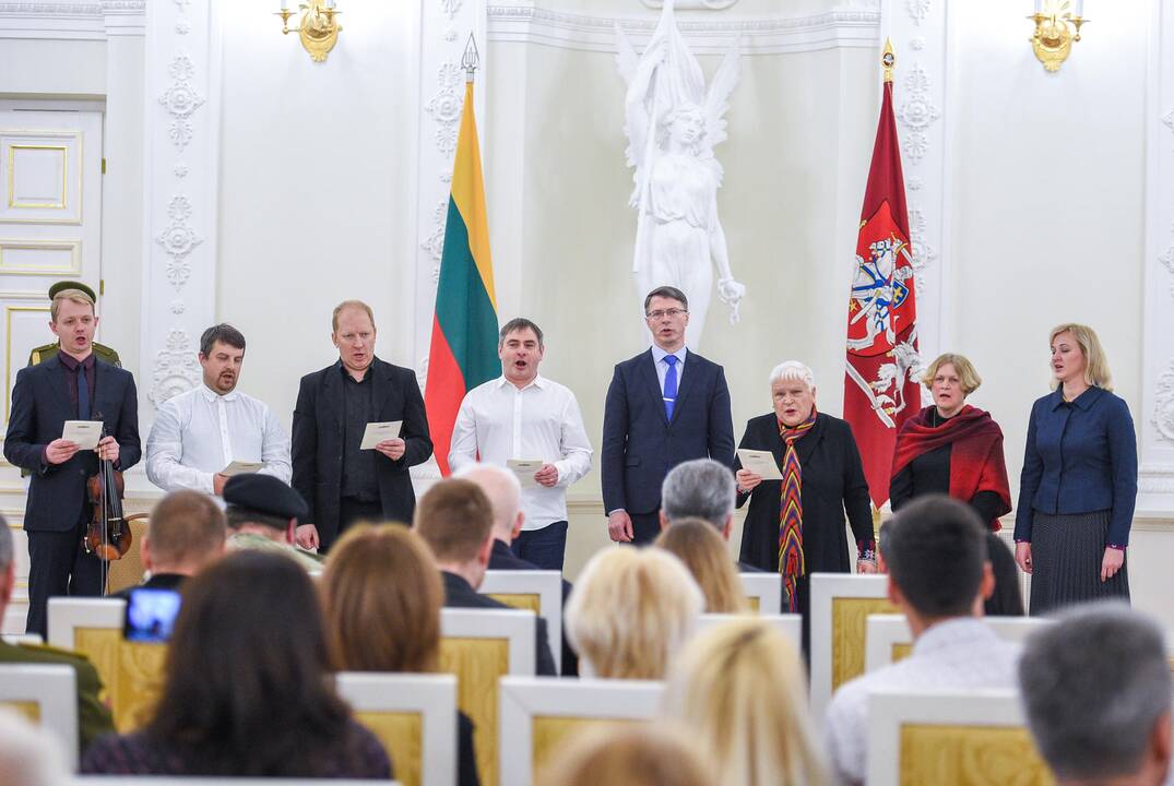 Prezidentas įteikė Sausio 13-osios medalius