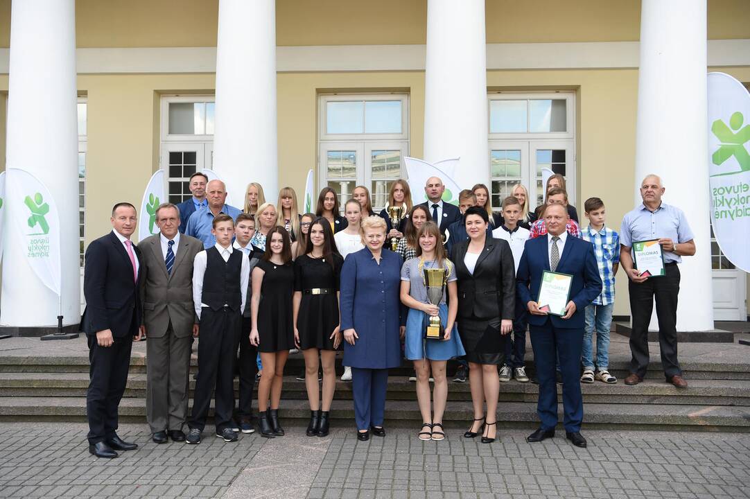 Mokyklų žaidynių nugalėtojų apdovanojimai