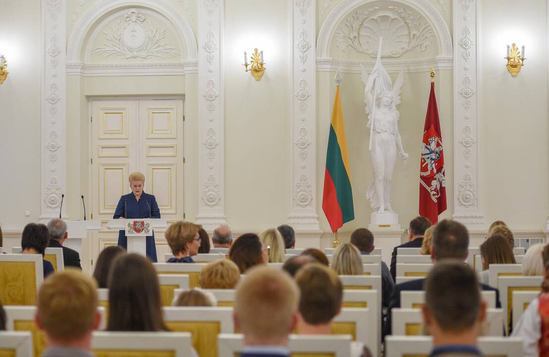 Konstitucijos egzamino nugalėtojų apdovanojimai