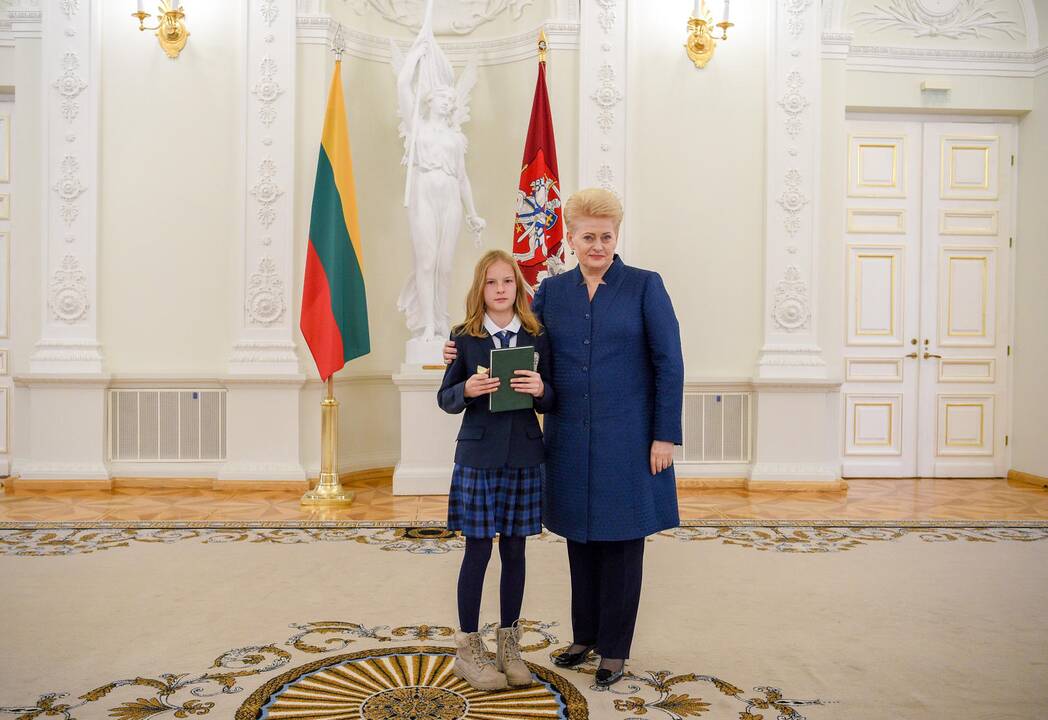 Konstitucijos egzamino nugalėtojų apdovanojimai