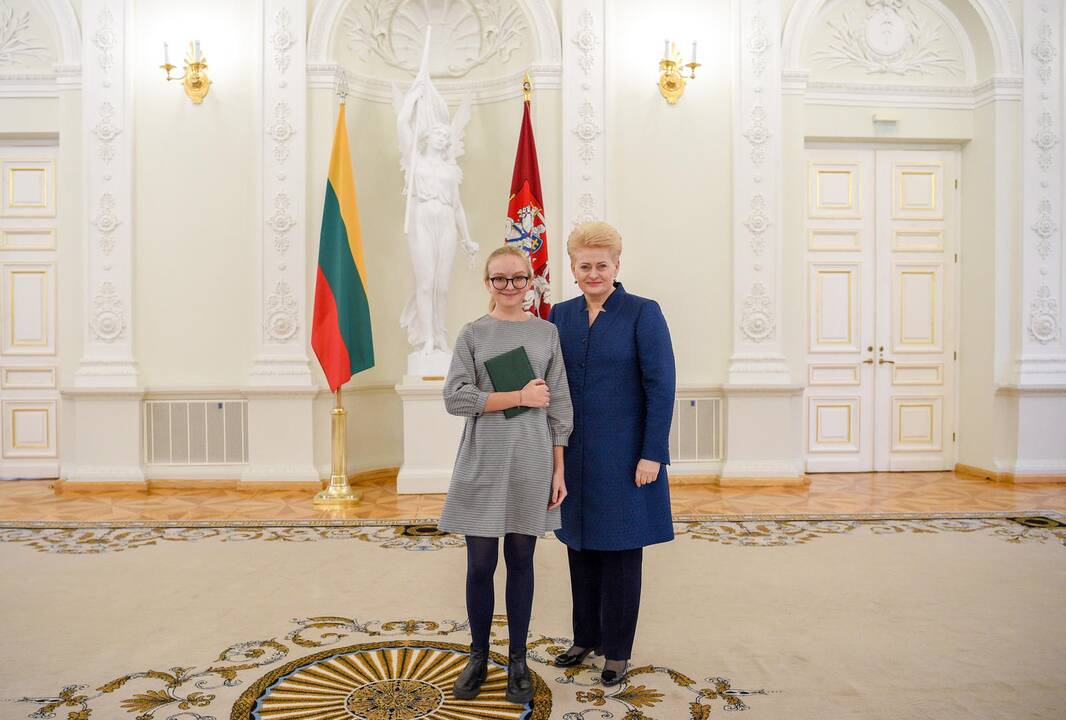 Konstitucijos egzamino nugalėtojų apdovanojimai