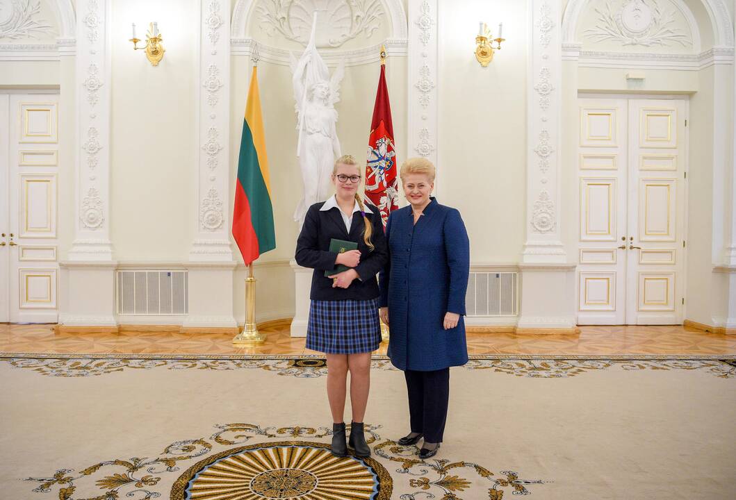 Konstitucijos egzamino nugalėtojų apdovanojimai