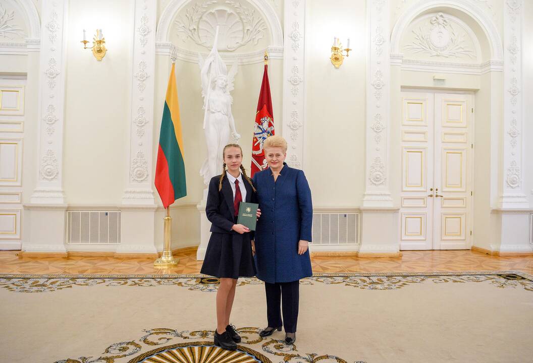 Konstitucijos egzamino nugalėtojų apdovanojimai