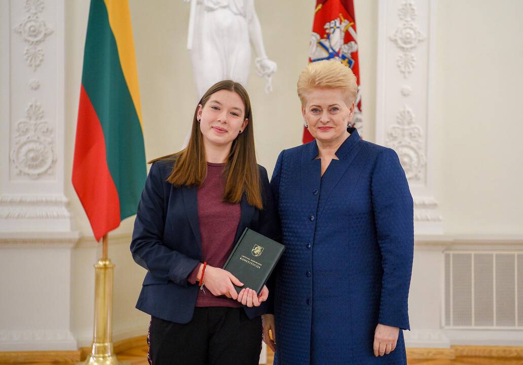 Konstitucijos egzamino nugalėtojų apdovanojimai