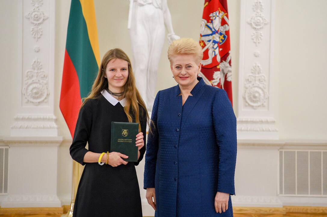 Konstitucijos egzamino nugalėtojų apdovanojimai