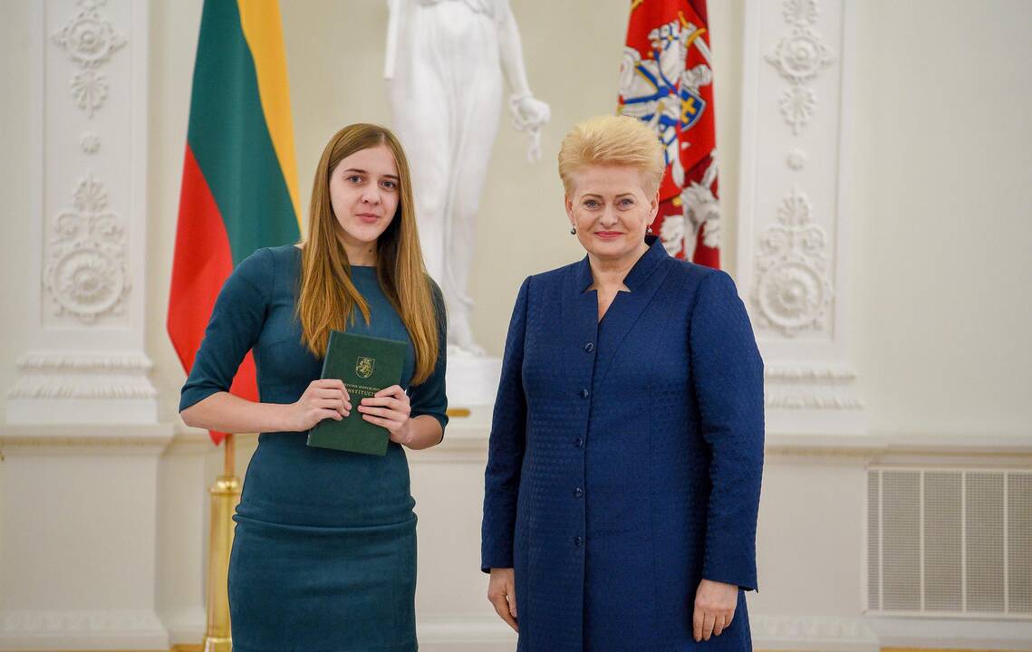 Konstitucijos egzamino nugalėtojų apdovanojimai