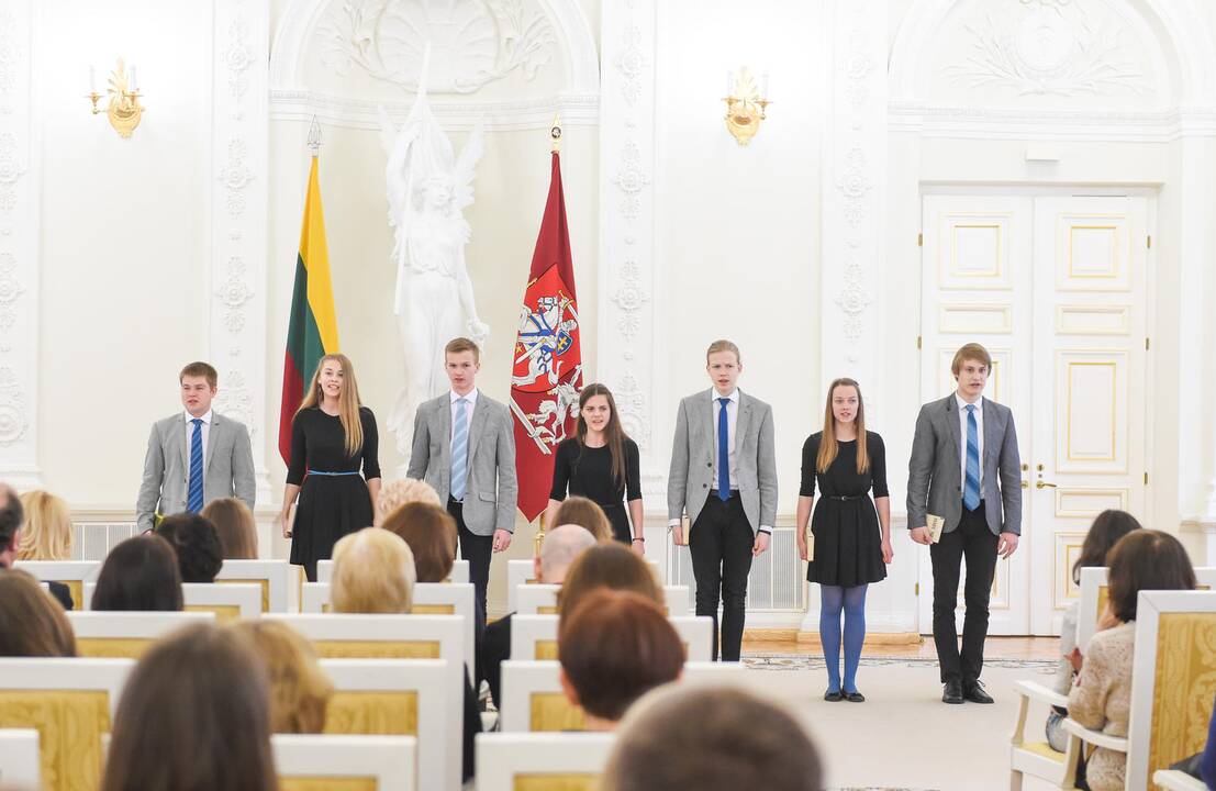 Apdovanoti Nacionalinio diktanto finalininkai