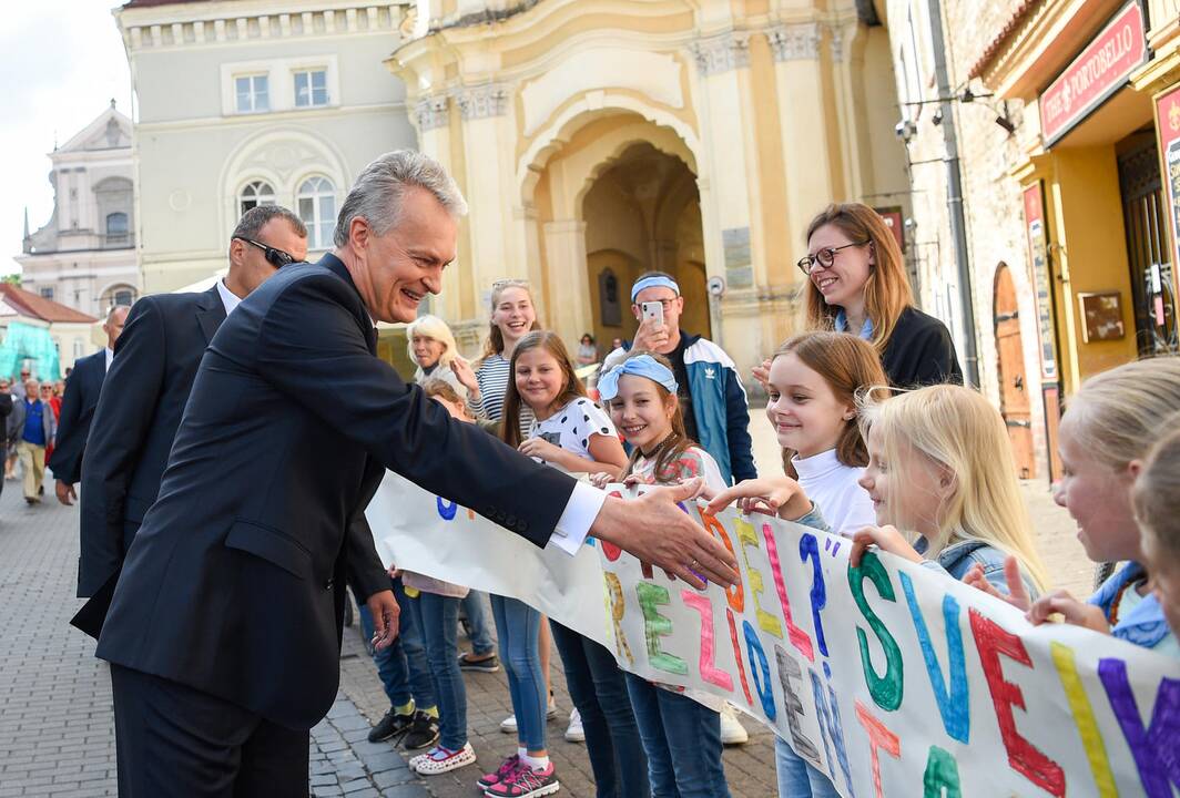 G. Nausėda apsilankė prie J. Basanavičiaus paminklo