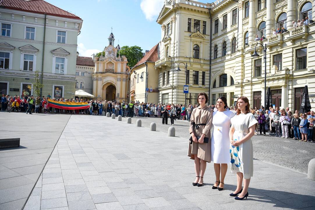 G. Nausėda apsilankė prie J. Basanavičiaus paminklo