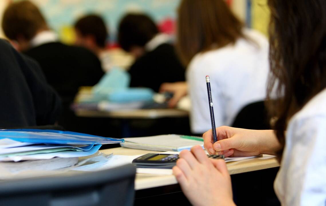 Ministerija siūlo daugiau matematikos, lietuvių kalbos pamokų, mažinti egzaminų reikšmę