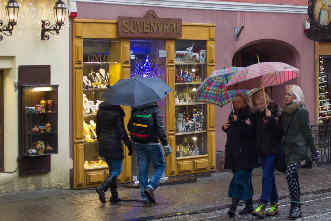 Pirmadienį sostinę kamuos lietus