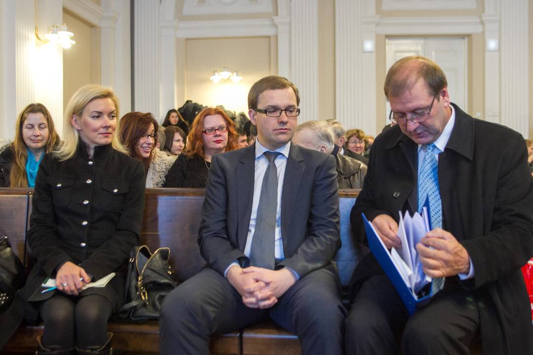 Darbo partijos byla: V. Uspaskichas išteisintas ir už grotų nesės (papildyta)