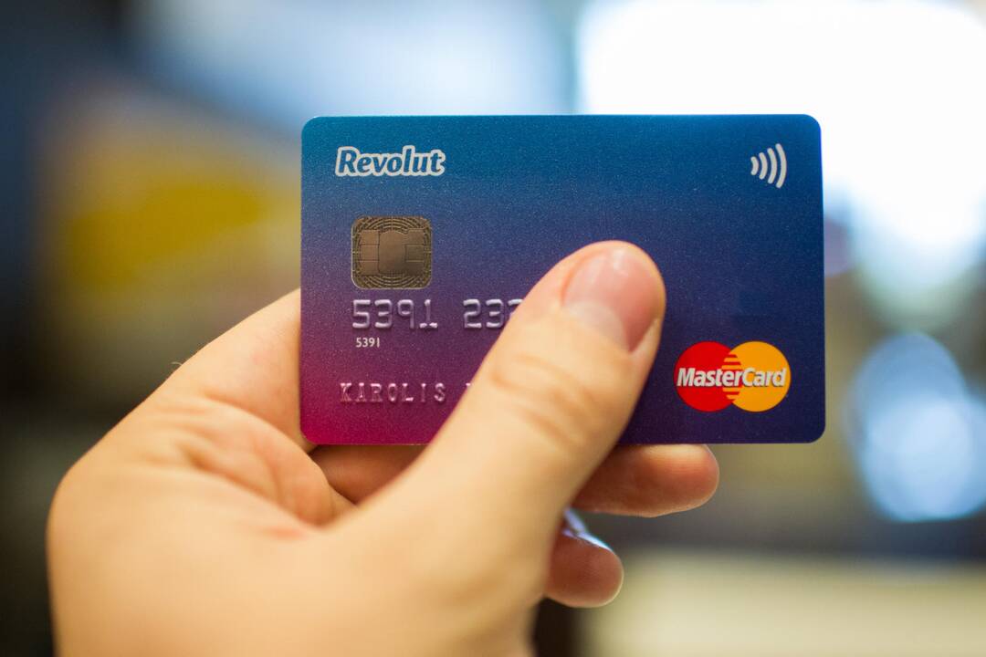 „Revolut“ atėjimo į Lietuvą aplinkybes imasi narplioti politikai